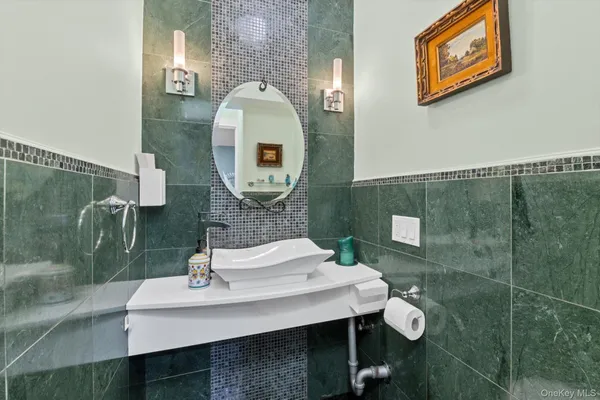 $419,999 | 83-11 139th Street, Unit 1F | Briarwood