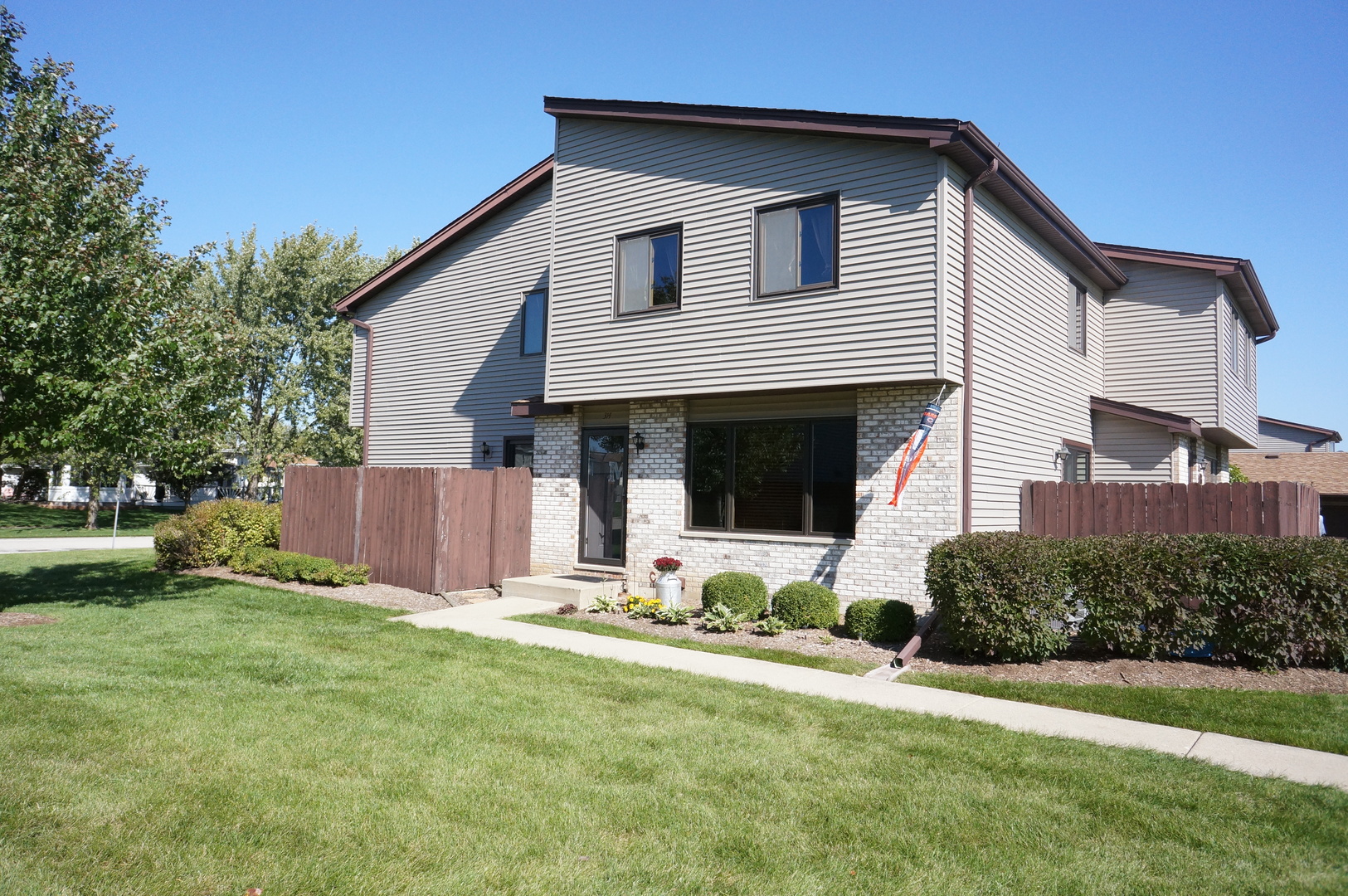 314 Circlegate Road New Lenox, IL 60451 - Photo 1 of 14