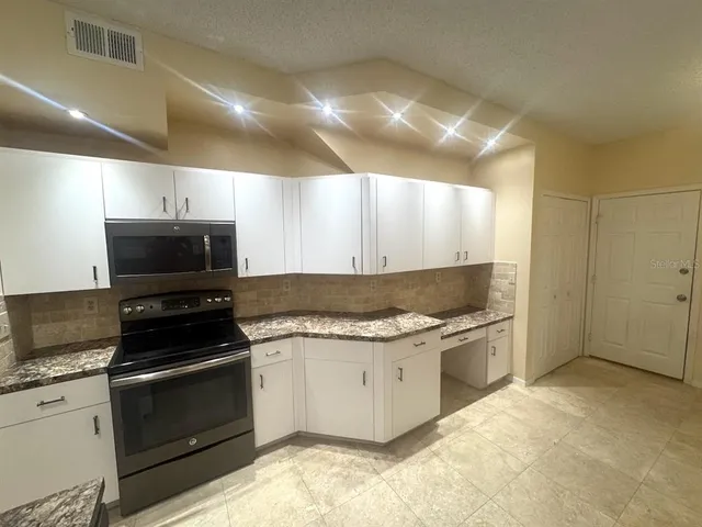 $2,195 | 1208 Clays Trail, Oldsmar, FL 34677