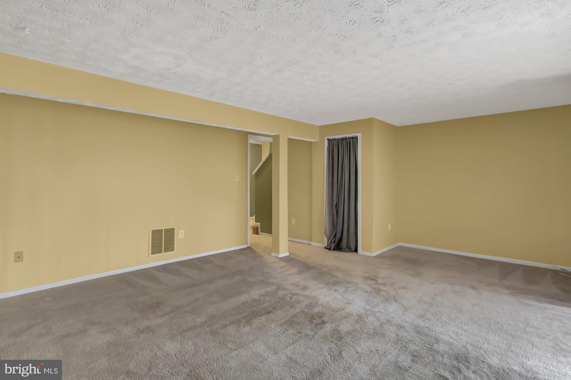 15 Greenleaf Road Baltimore, MD 21234 - Photo 20 of 34 Family room