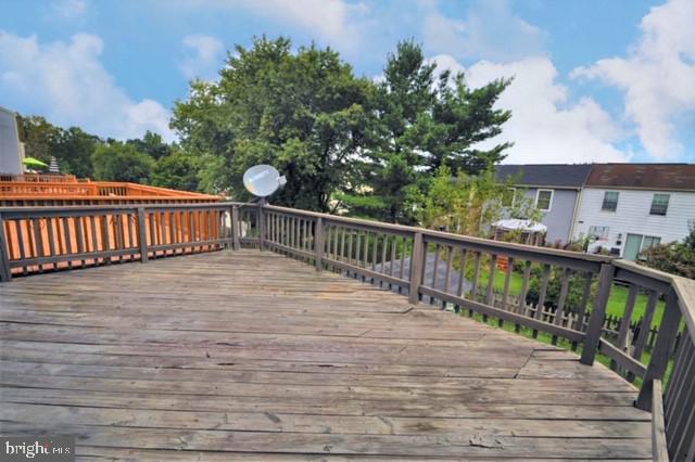 15 Greenleaf Road Baltimore, MD 21234 - Photo 27 of 34 Deck