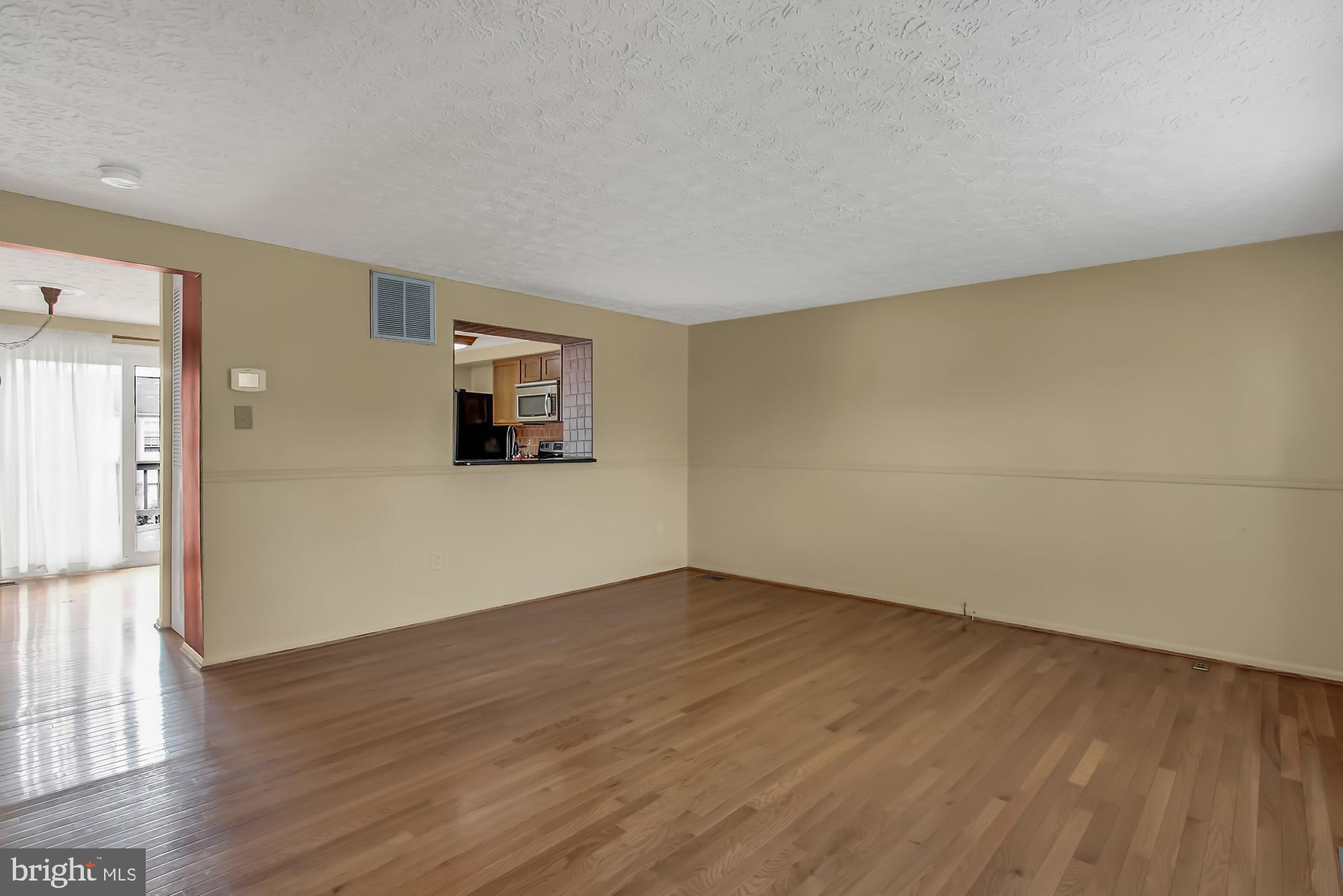 15 Greenleaf Road Baltimore, MD 21234 - Photo 5 of 34 living room