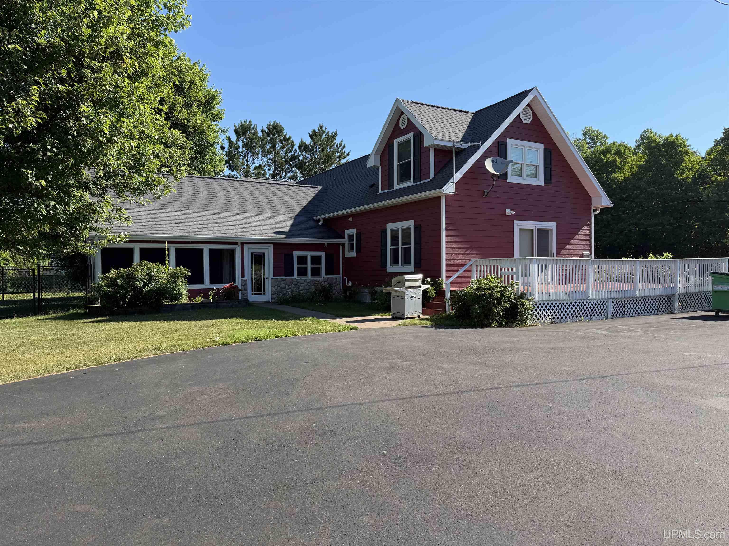 14469 North River Road Hurley, WI 54534 - Photo 3 of 78