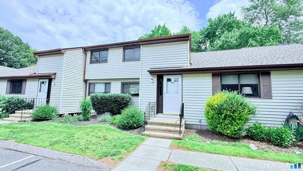 $2,450 | 6 Oak Forest Drive, Unit 3, Manchester, CT 06042
