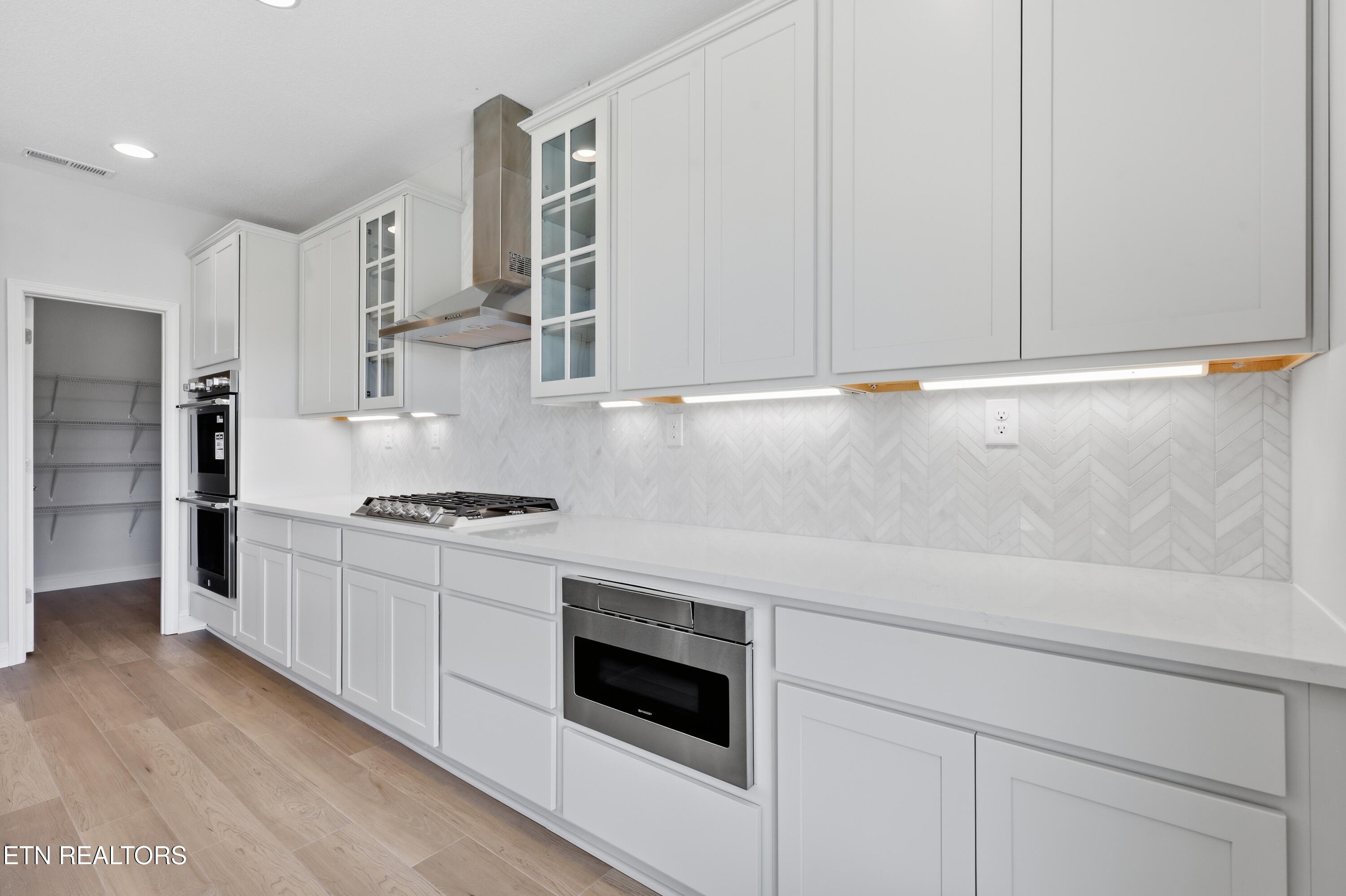 1888 Hickory Reserve Road Knoxville, TN 37932 - Photo 10 of 23 Professional Series Appliances