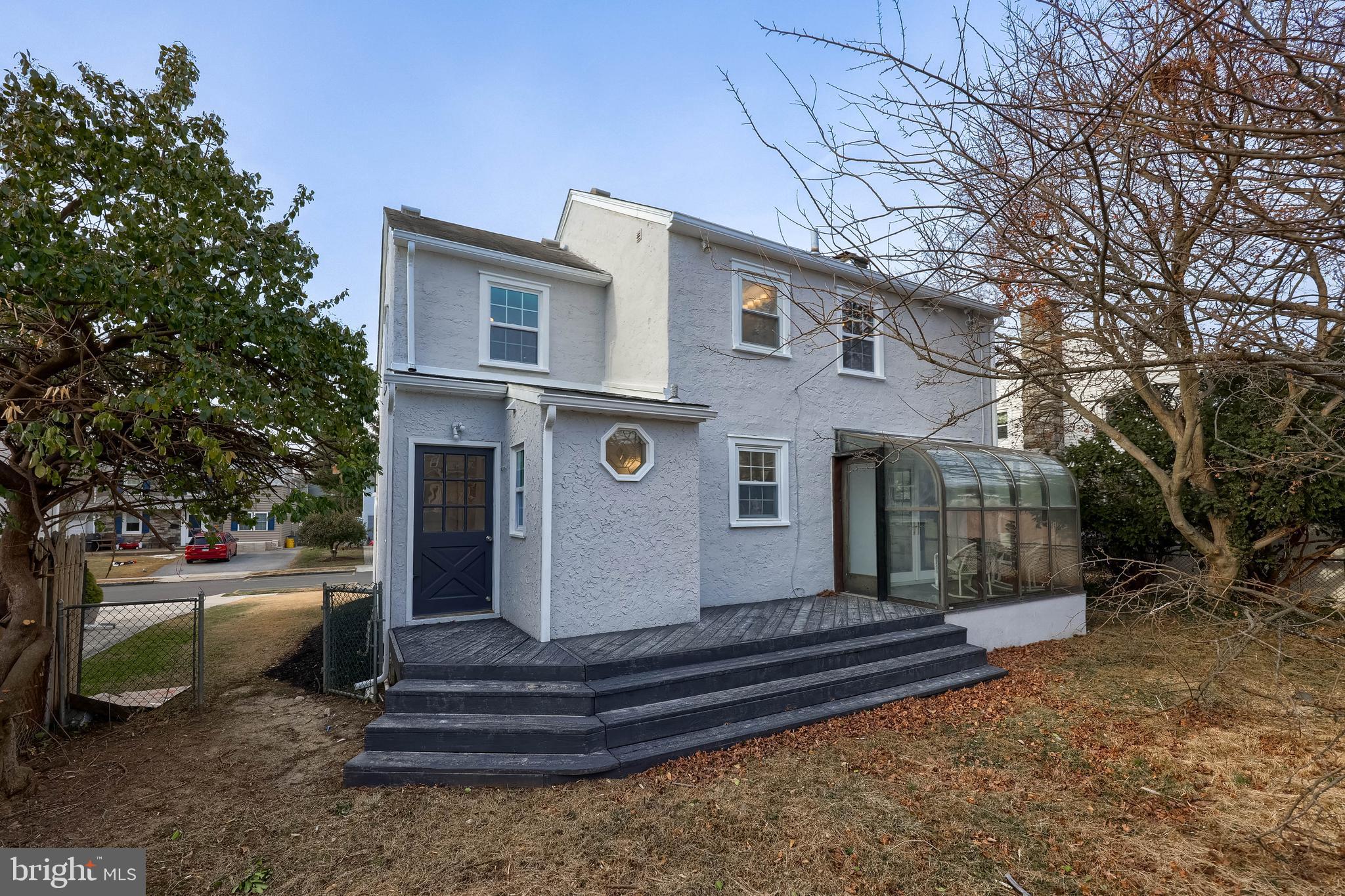 31 Wayfield Road Springfield, PA 19064 - Photo 38 of 49 a front view of a house with a garden