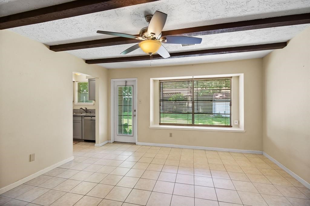 9718 Shady Tree Lane Houston, TX 77086 - Photo 6 of 26