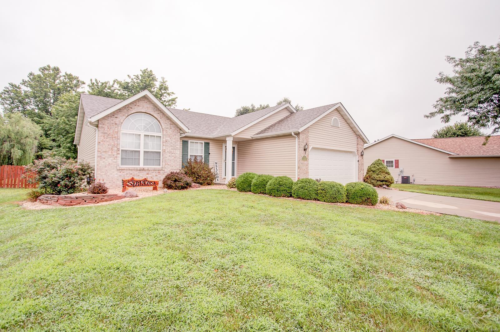 409 Copper Bend Road Maryville, IL 62062 - Photo 3 of 38 Gallery Image 3