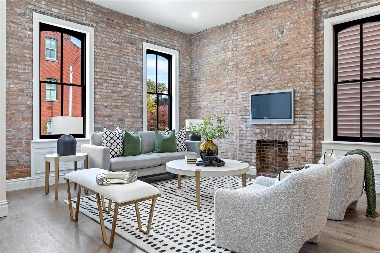 1002 Barton Street St. Louis, MO 63104 - Photo 4 of 41