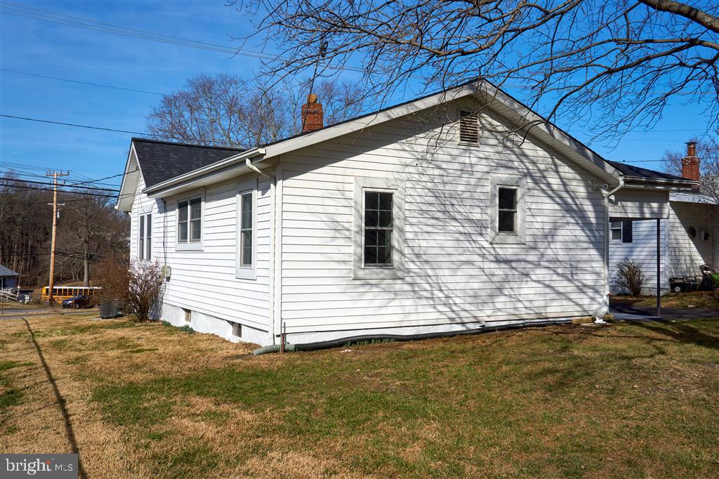 9079 Dumhart Road Laurel, MD 20723 - Photo 8 of 30 Gallery Image 8