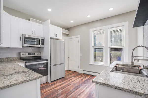 $2,800 | 27 Orchard Place, Poughkeepsie, NY 12601