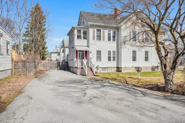 $2,800 | 27 Orchard Place, Poughkeepsie, NY 12601