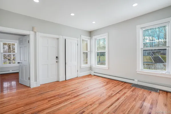 $2,800 | 27 Orchard Place, Poughkeepsie, NY 12601