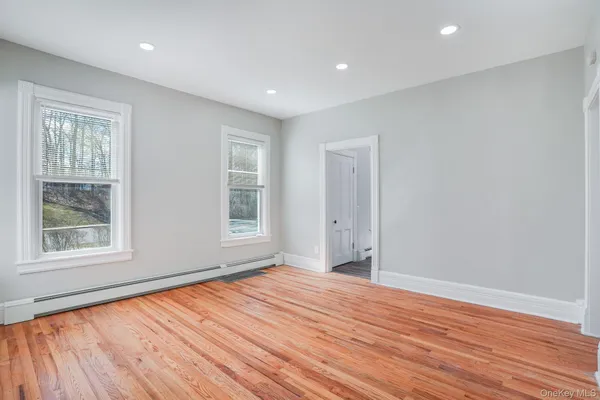 $2,800 | 27 Orchard Place, Poughkeepsie, NY 12601