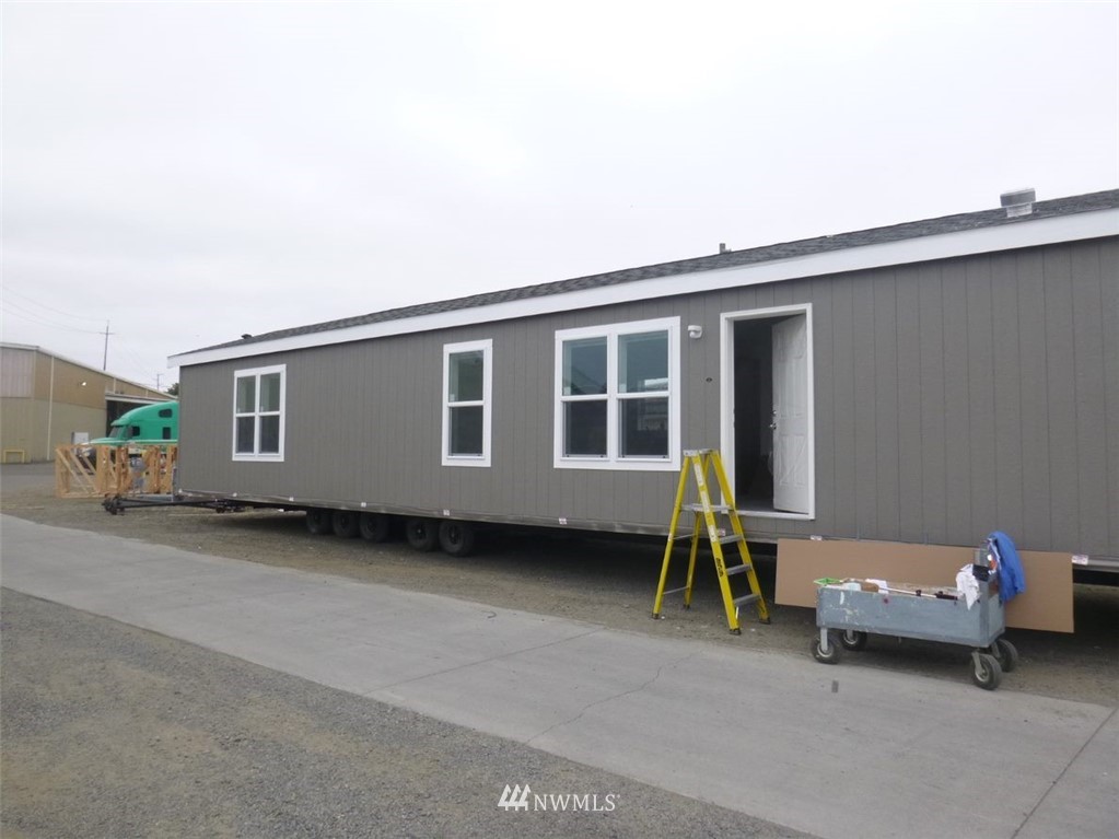 6168 Shamrock Road Maple Falls, WA 98266 - Photo 2 of 6 Gallery Image 2