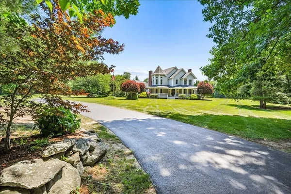 $1,299,000 | 7 King James Drive, Londonderry, NH 03053