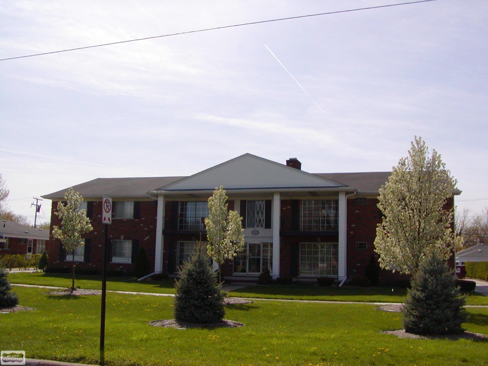 23321 Kelly Road, Unit 5 Eastpointe, MI 48021 - Photo 1 of 13