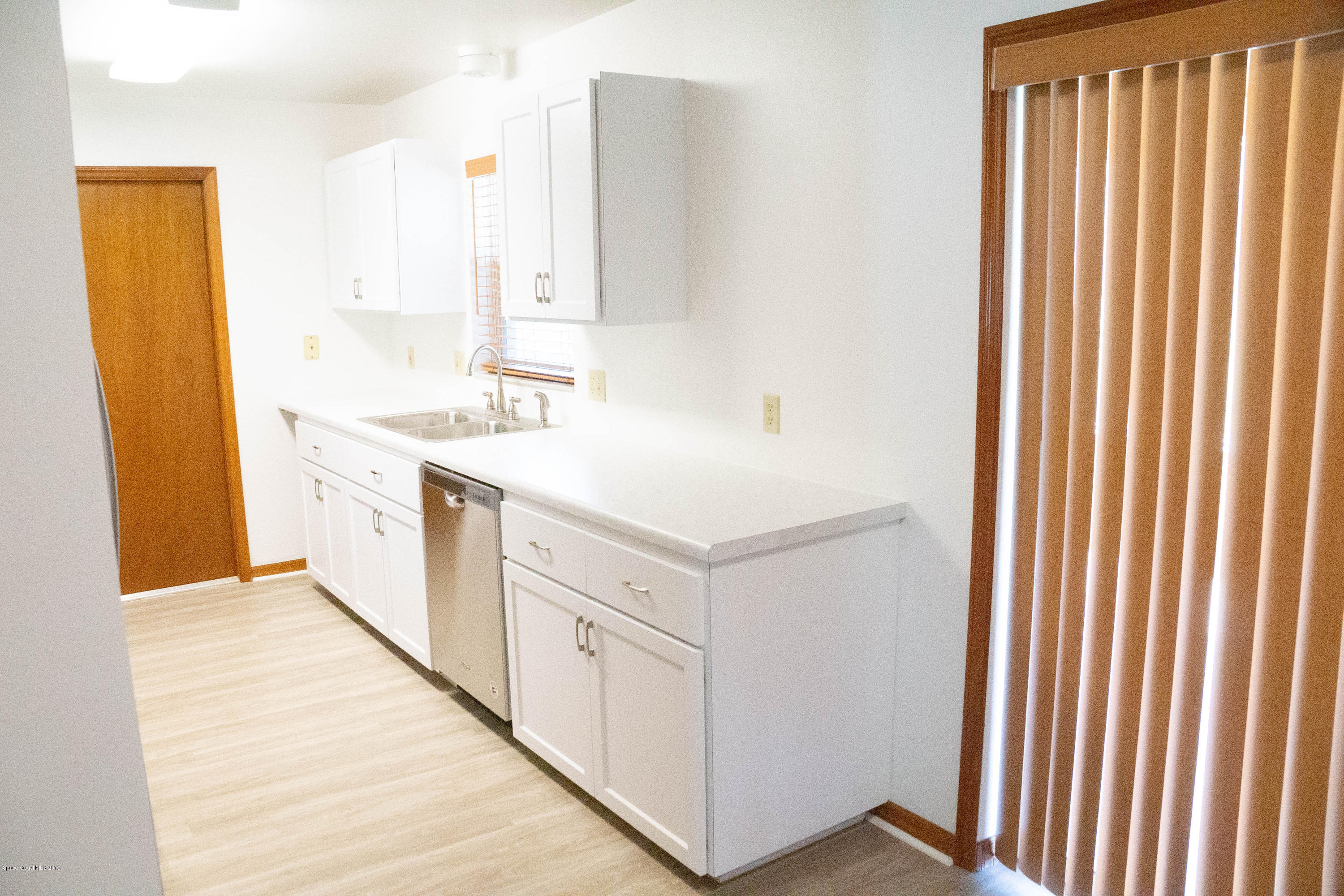 6670 Cecil Road Cocoa, FL 32927 - Photo 6 of 13 kitchen