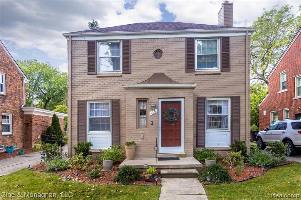 415 Maison Road Grosse Pointe Farms, MI 48236 - Photo 1 of 50