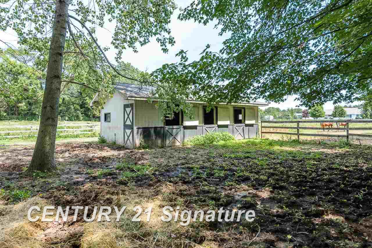3829 North Gleaner Road Freeland, MI 48623 - Photo 16 of 52
