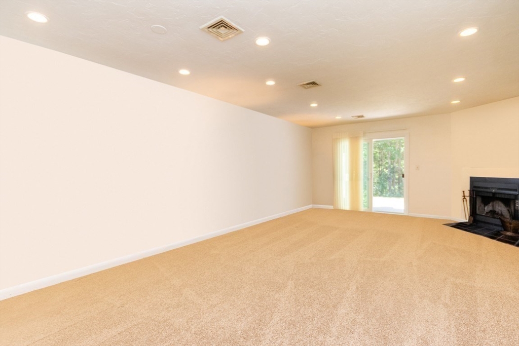 1307 Lagrange Street, Unit 1307 Boston, MA 02459 - Photo 6 of 36