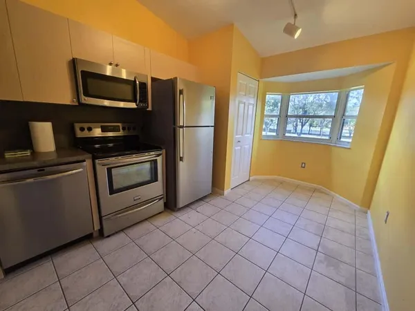 $2,000 | 3516 Briar Bay Boulevard, Unit 203, West Palm Beach, FL 33411