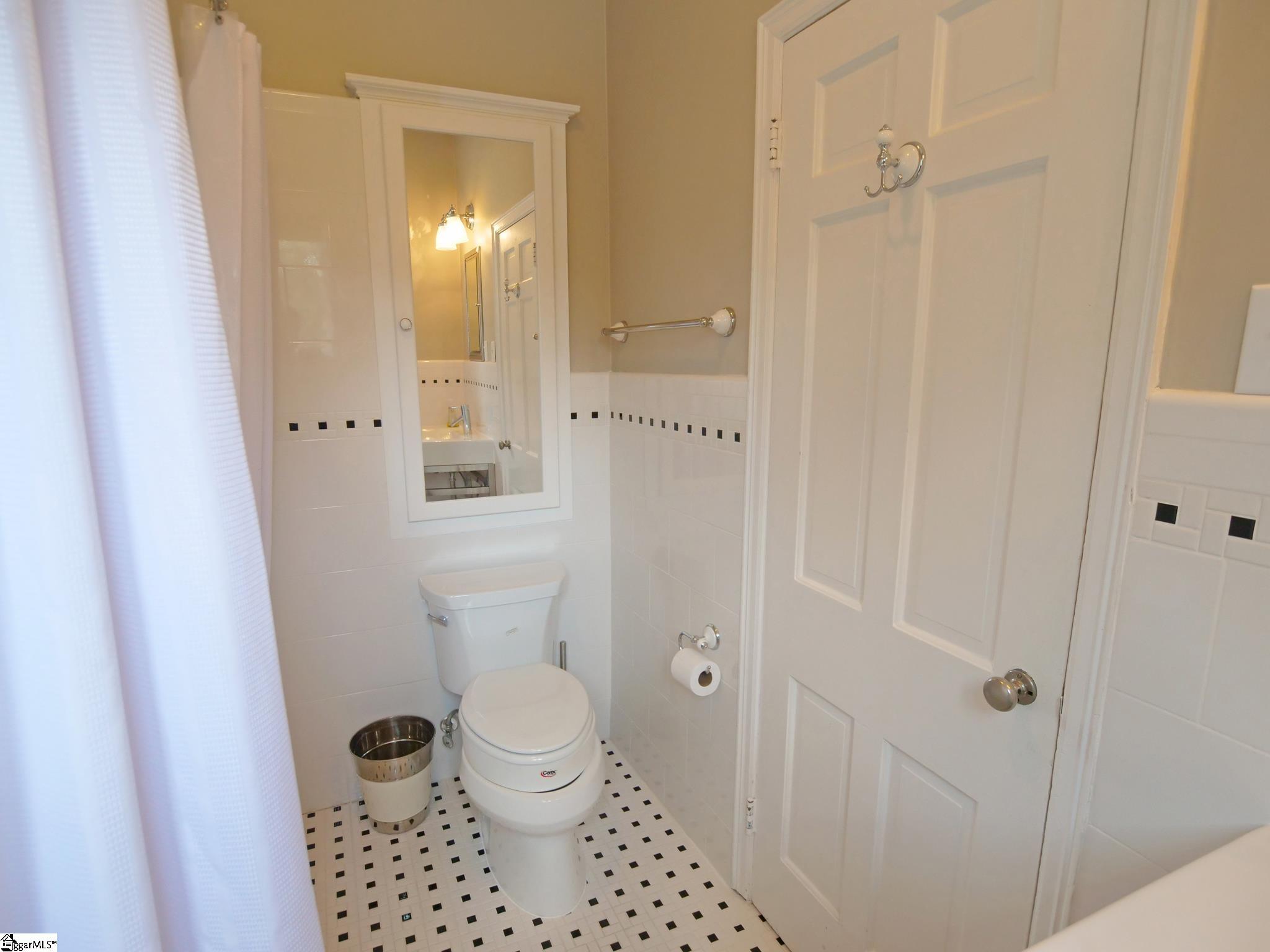 1115 Woodburn Road Spartanburg, SC 29302 - Photo 13 of 36