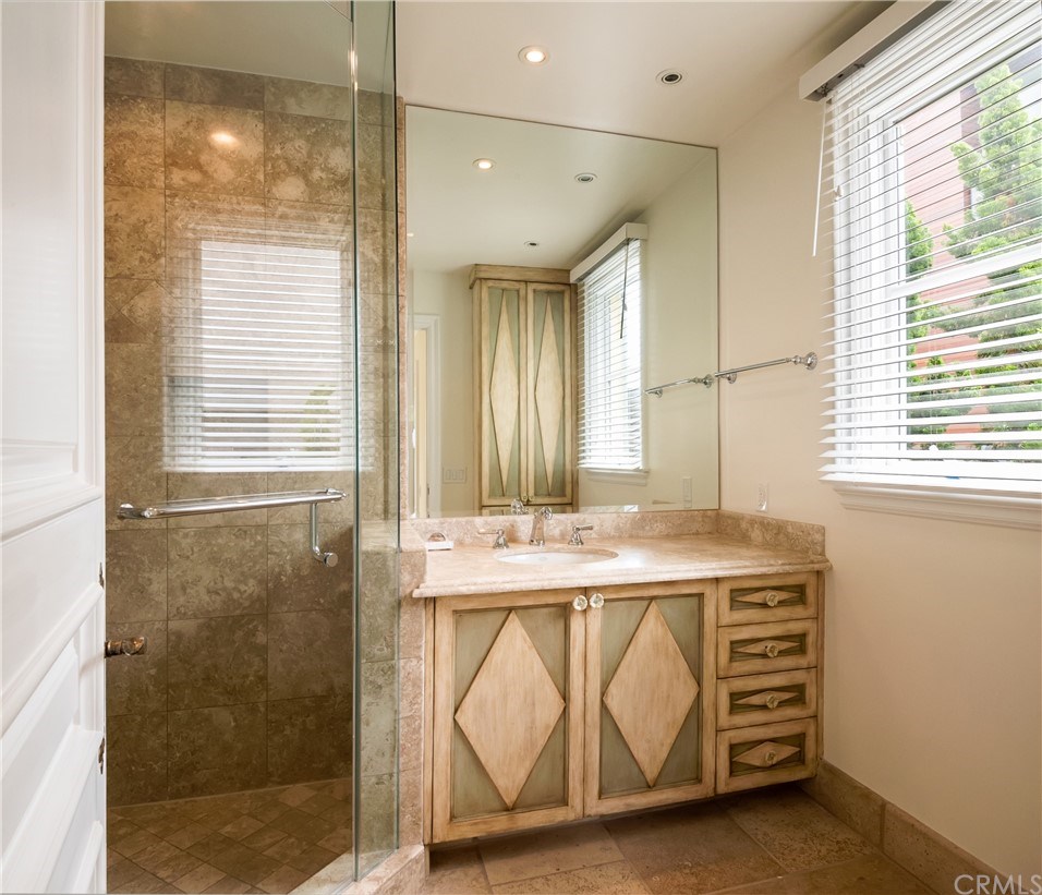 116 4th Street Manhattan Beach, CA 90266 - Photo 25 of 42