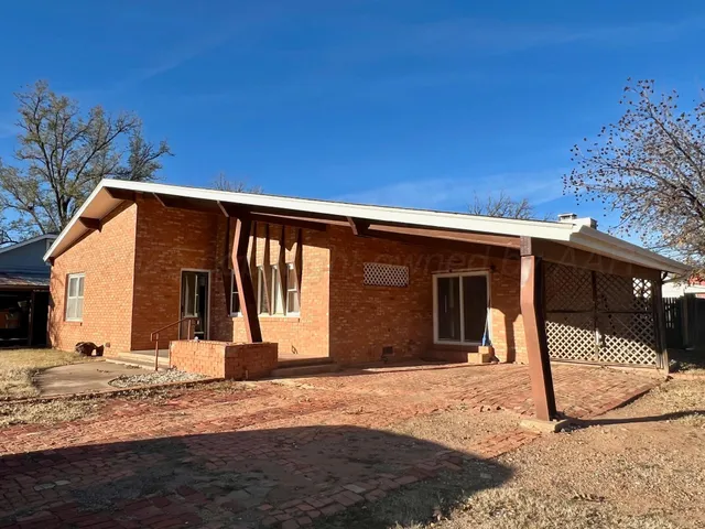 $135,000 | 1100 Ave I Northwest, Childress, TX 79201