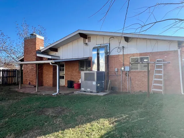$135,000 | 1100 Ave I Northwest, Childress, TX 79201