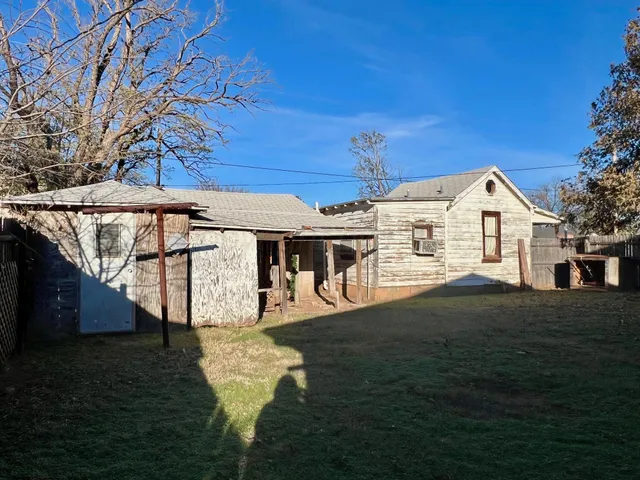$135,000 | 1100 Ave I Northwest, Childress, TX 79201