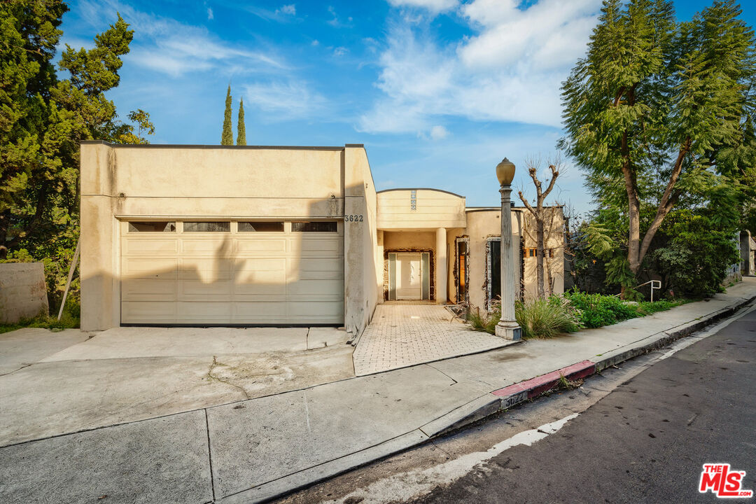 3622 Lowry Road Los Angeles, CA 90027 - Photo 2 of 30 Gallery Image 2