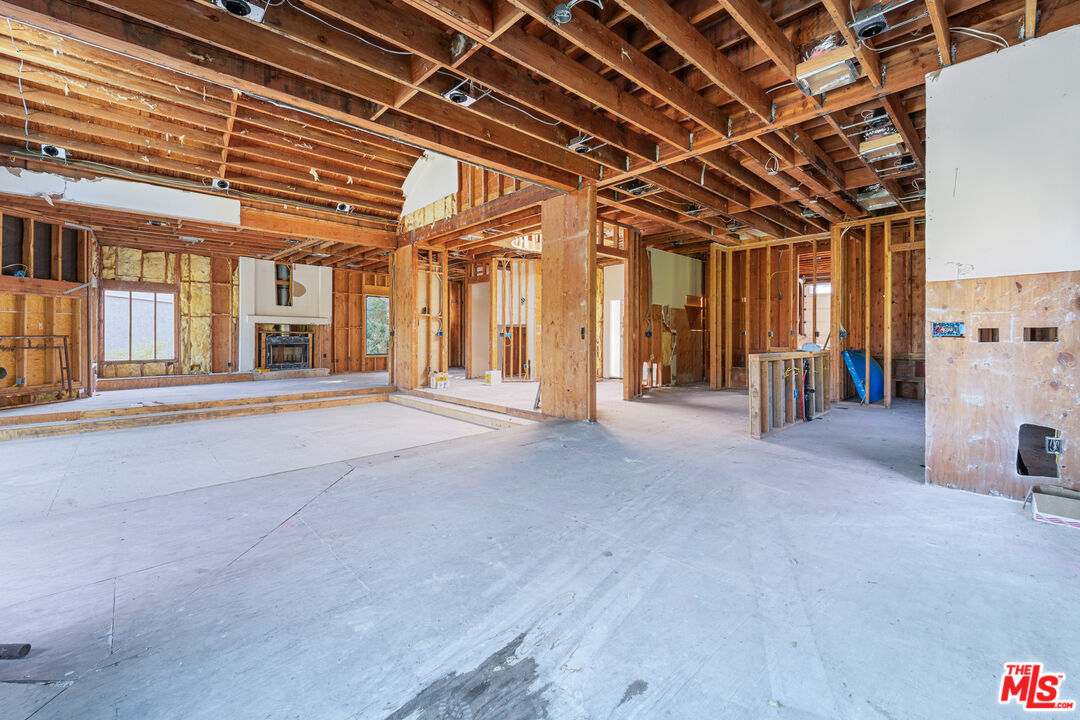 3622 Lowry Road Los Angeles, CA 90027 - Photo 5 of 30 Gallery Image 5
