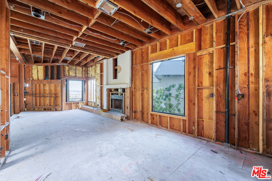 3622 Lowry Road Los Angeles, CA 90027 - Photo 9 of 30 Gallery Image 9