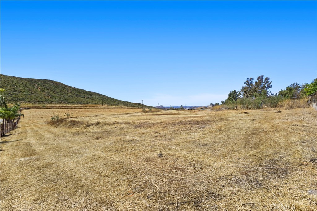 31750 Keller Road Winchester, CA 92596 - Photo 3 of 9