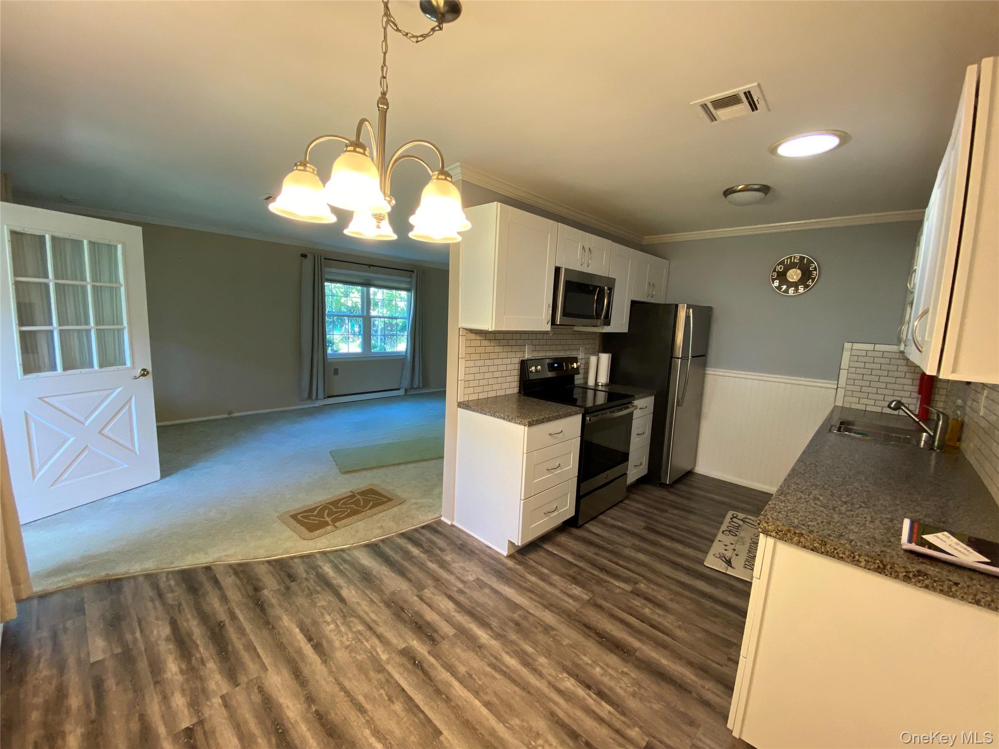 274 Berwick Court, Unit A Ridge, NY 11961 - Photo 6 of 31