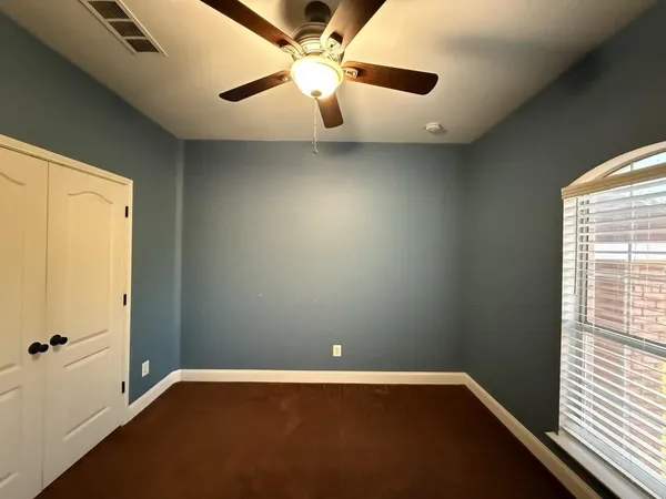 $2,550 | 117 Hanover Street, Grand Prairie, TX 75052