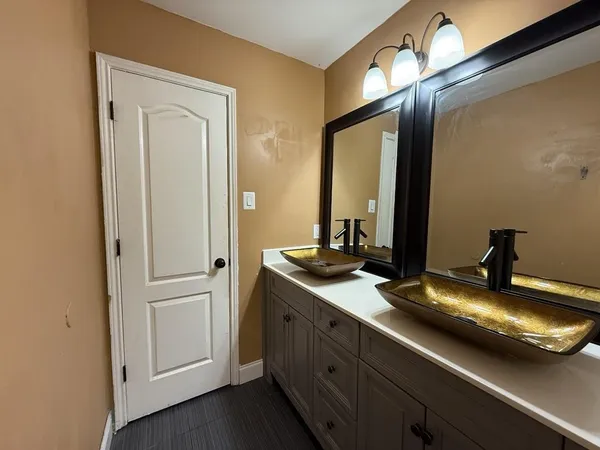 $2,550 | 117 Hanover Street, Grand Prairie, TX 75052