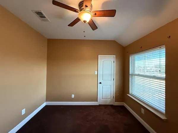 $2,550 | 117 Hanover Street, Grand Prairie, TX 75052