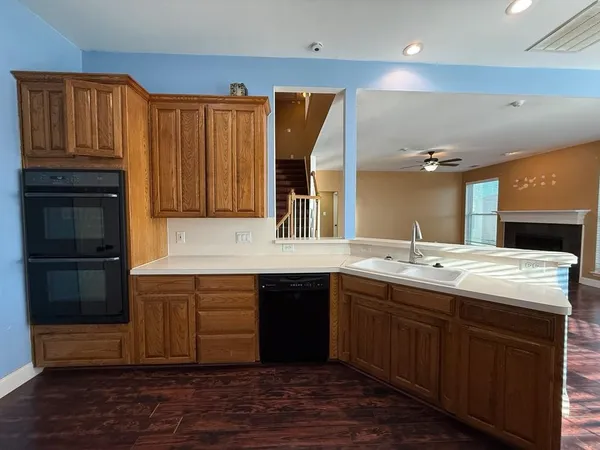 $2,550 | 117 Hanover Street, Grand Prairie, TX 75052