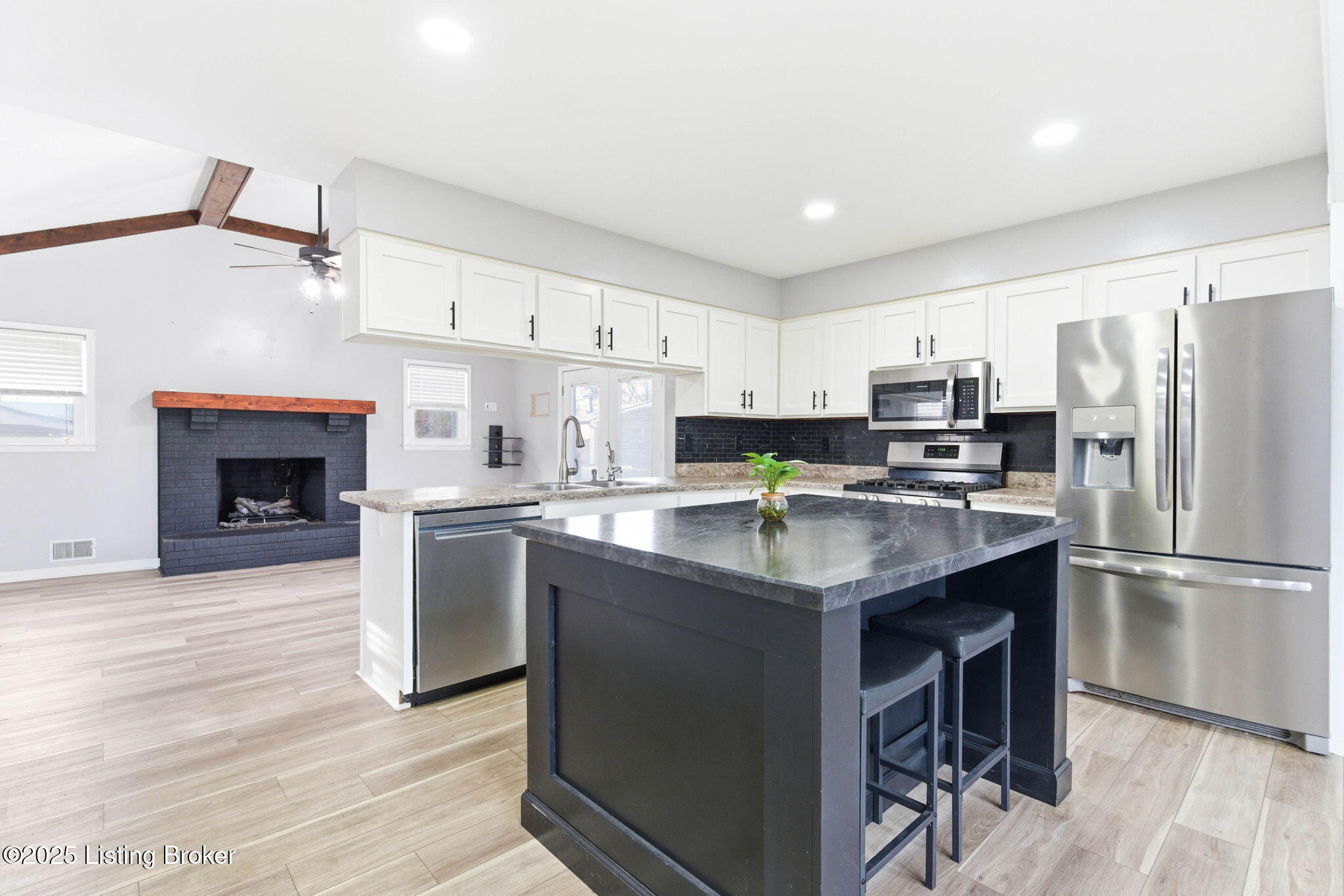 4526 Sandhill Road Louisville, KY 40219 - Photo 10 of 57 Kitchen2