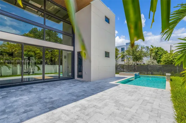 $2,849,000 | 750 Northeast 16th Avenue, Fort Lauderdale, FL 33304