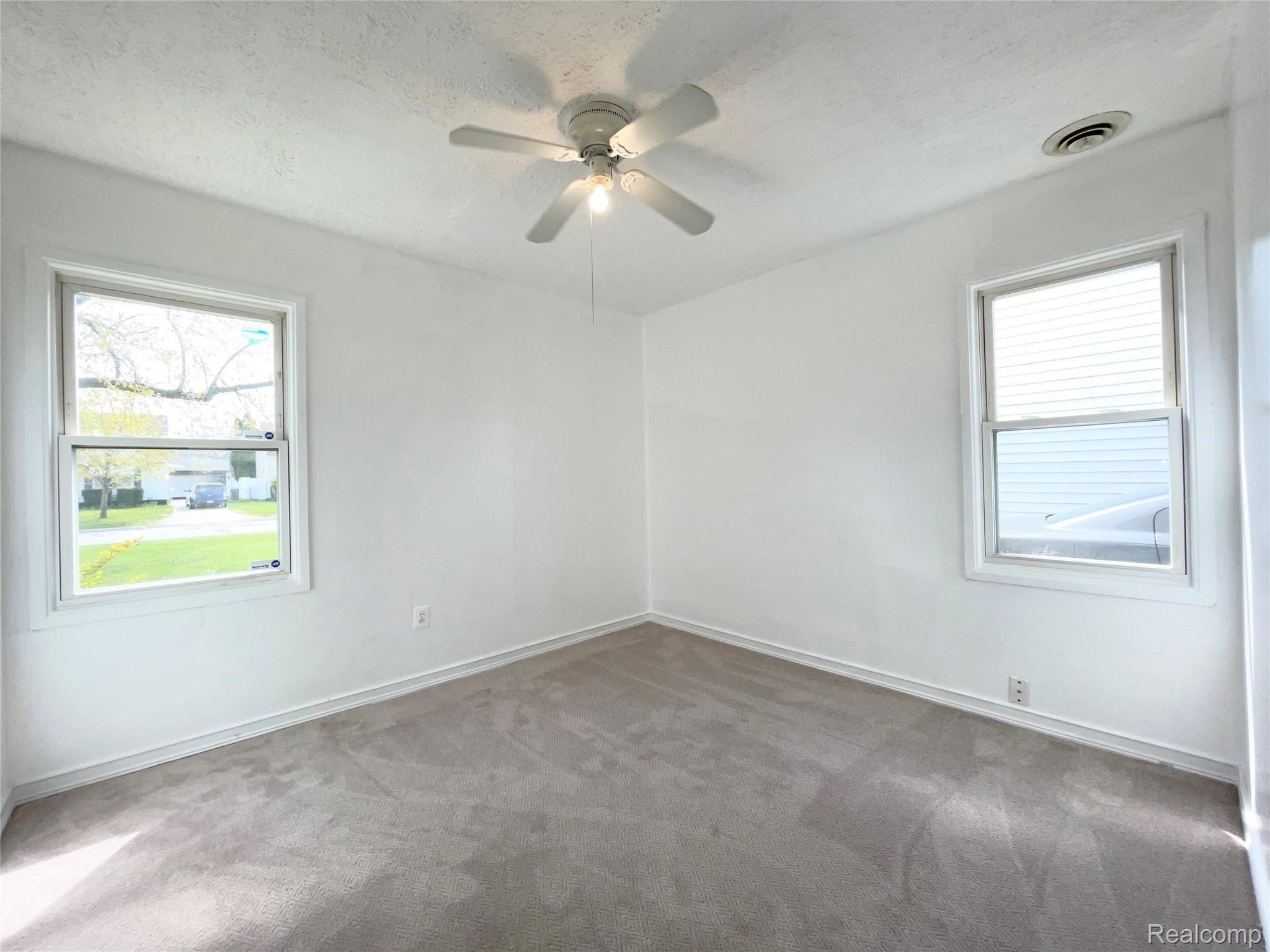 25121 Hayes Road Warren, MI 48089 - Photo 8 of 17 tempImagejSP2jI.jpg