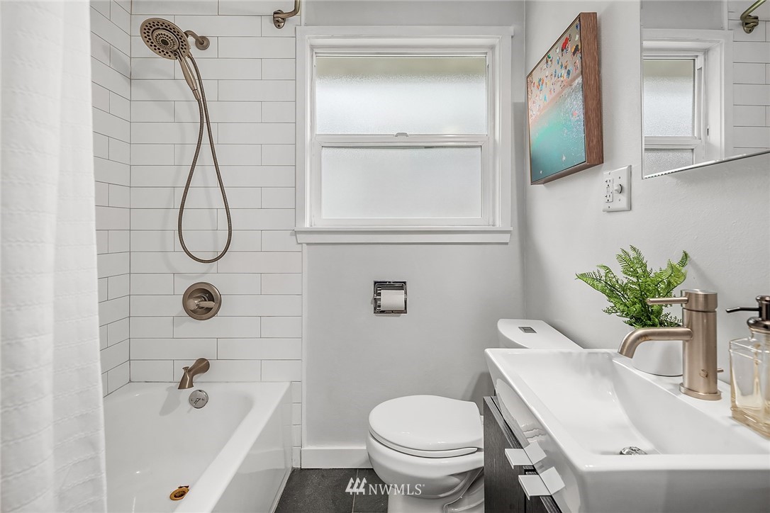 8434 46th Avenue Southwest Seattle, WA 98136 - Photo 15 of 29