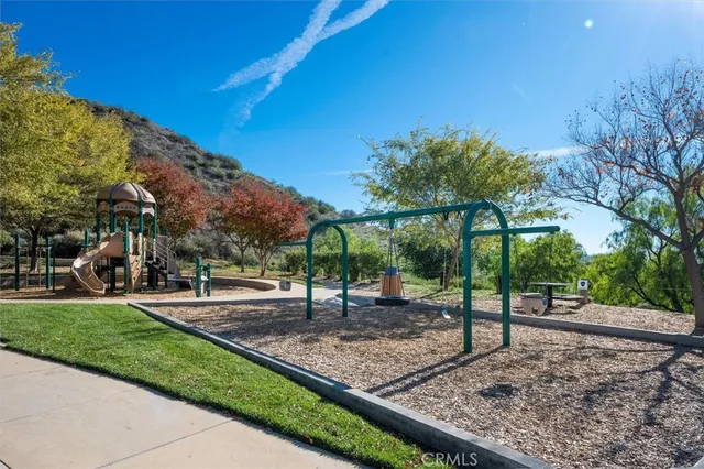 $1,200,000 | 29231 Black Pine Way, Saugus, CA 91390