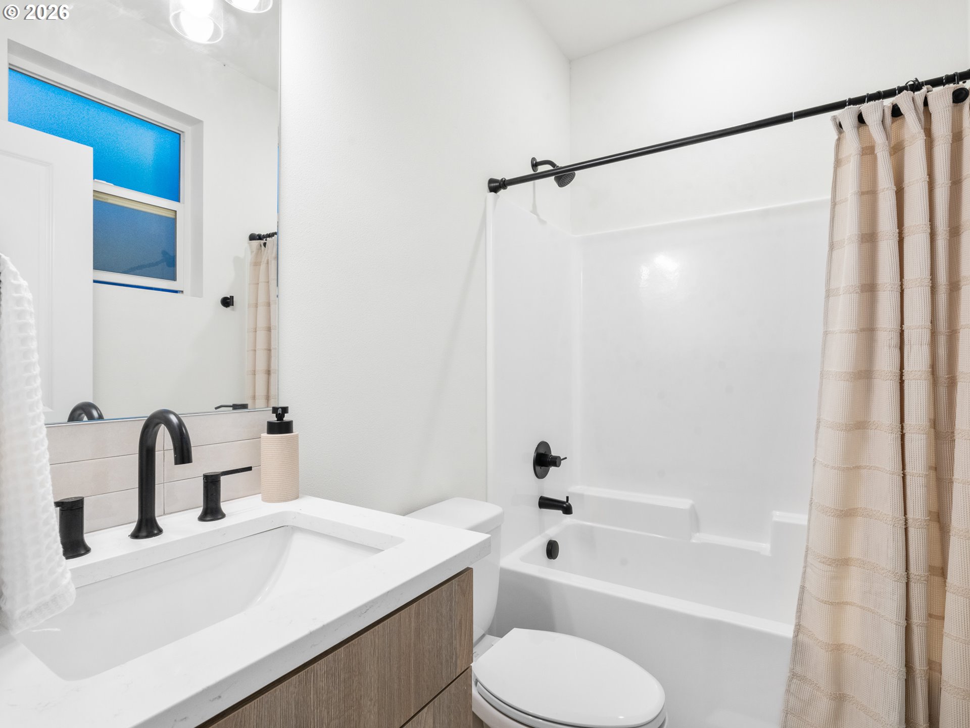 8328 North Bank Street Portland, OR 97203 - Photo 8 of 19