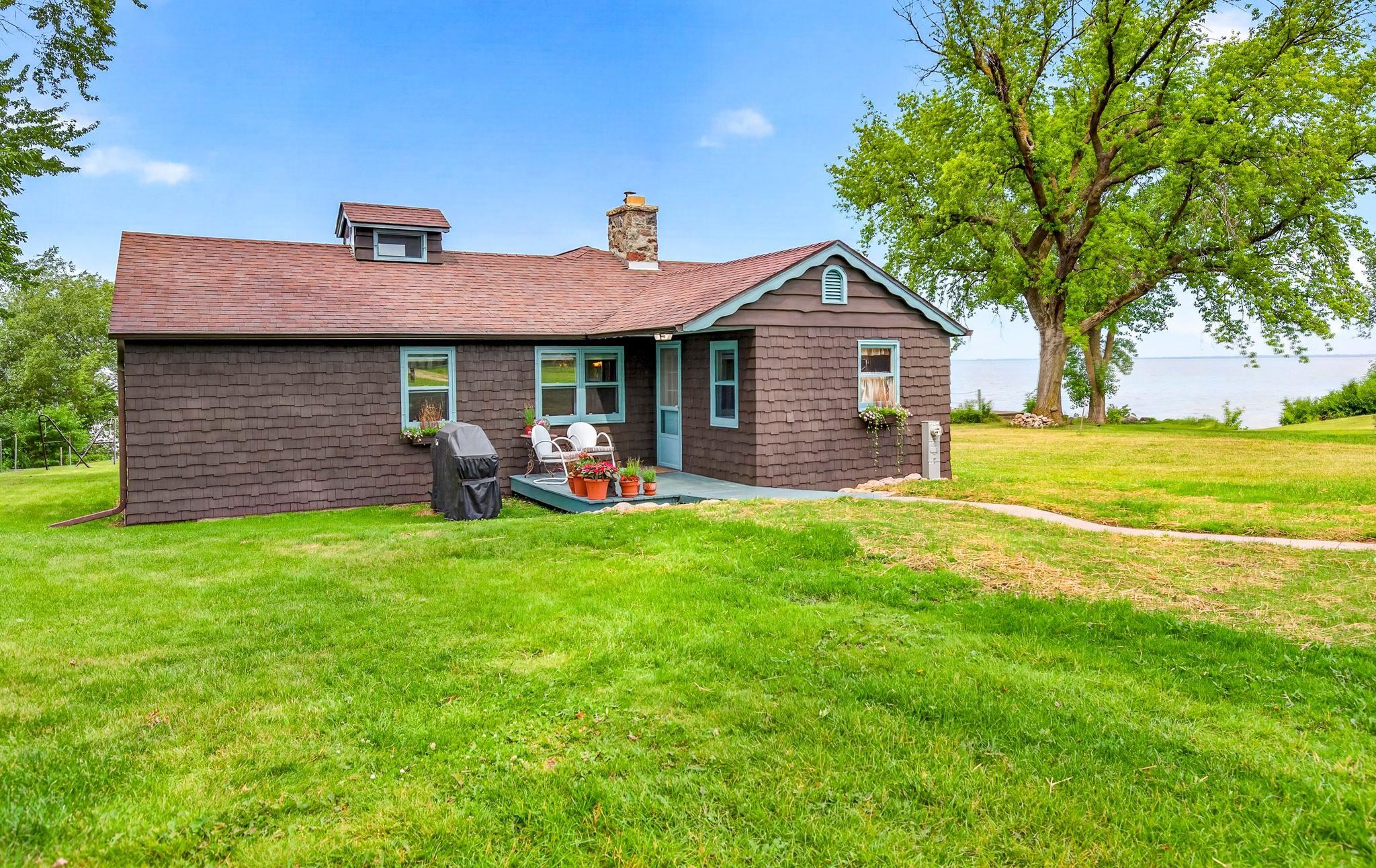 N6491 Harrison Road Hilbert, WI 54129 - Photo 4 of 64