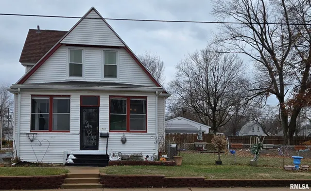 $76,900 | 1910 West Howett Street, Peoria, IL 61605
