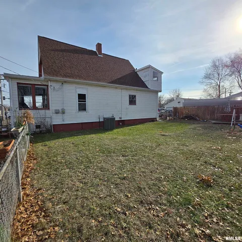 $76,900 | 1910 West Howett Street, Peoria, IL 61605