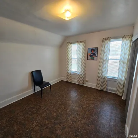 $76,900 | 1910 West Howett Street, Peoria, IL 61605